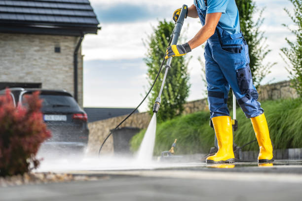 Best Driveway Pressure Washing  in Dearborn Heights, MI